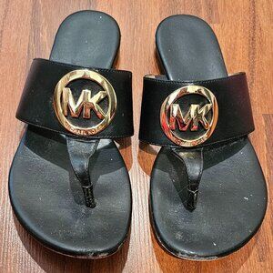 Michael Kors 8M Leather Thong Sandals